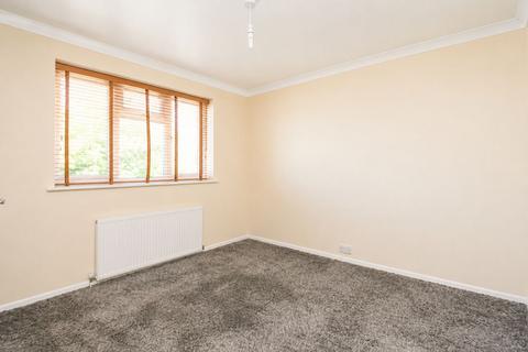 3 bedroom semi-detached house to rent, Hogarth Avenue, ASHFORD, TW15