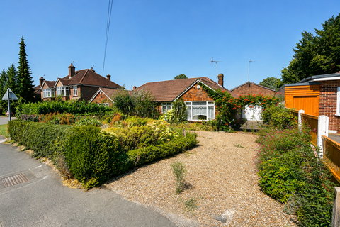 3 bed semi-detached house for rent in WOKING GU22