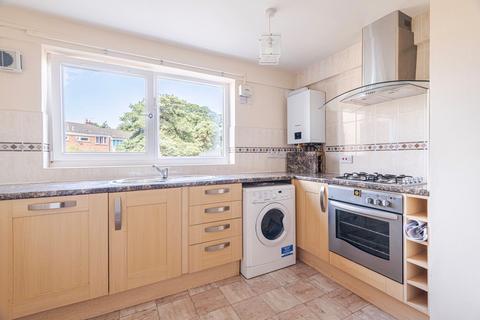 2 bedroom flat for sale, Ormesby Road, Badersfield