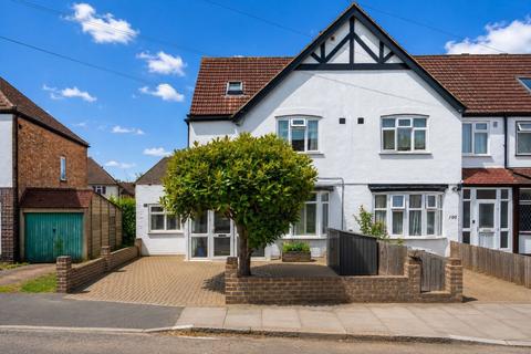 Byron Avenue, New Malden, KT3