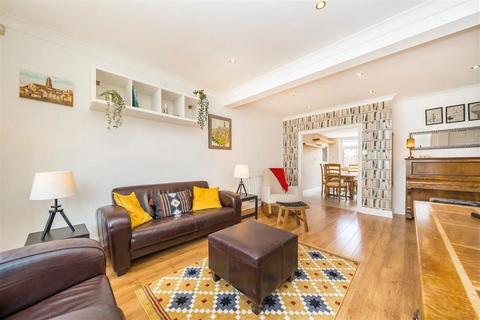 3 bedroom detached house for sale, Donaldson Road, London SE18