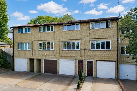 2 bedroom townhouse for sale, Simmonds Rise, Hemel Hempstead, Hertfordshire, HP3 9EA
