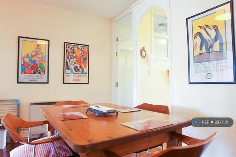 3 bedroom flat to rent, Phoenix Court, London, NW1