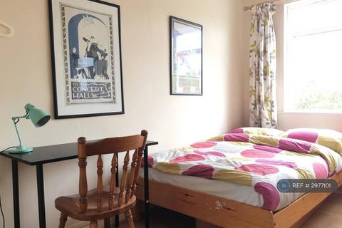 3 bedroom flat to rent, Phoenix Court, London, NW1