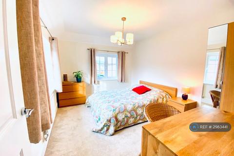 1 bedroom in a house share to rent, Woodpecker Edge, Caddington, Luton, LU1