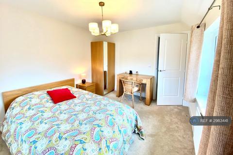 1 bedroom in a house share to rent, Woodpecker Edge, Caddington, Luton, LU1