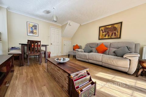 2 bedroom semi-detached house for sale, Kinnaird Close, Slough, Berkshire