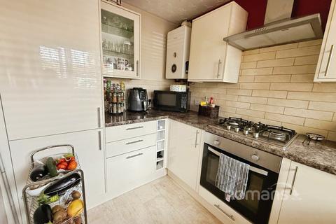 2 bedroom semi-detached house for sale, Kinnaird Close, Slough, Berkshire