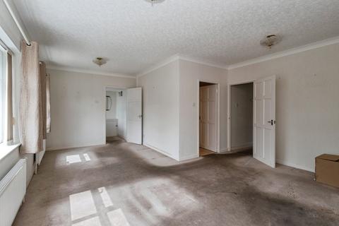 2 bedroom bungalow for sale, St. Annes Road, Denton, Manchester, Greater Manchester, M34