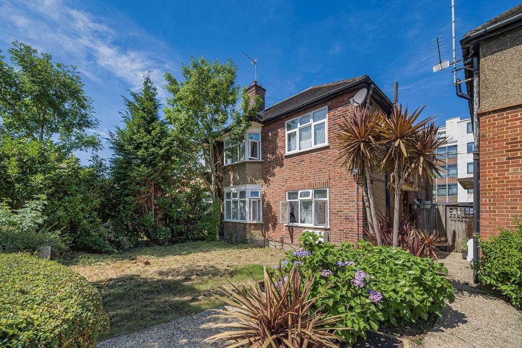 Detached house exterior, garden
