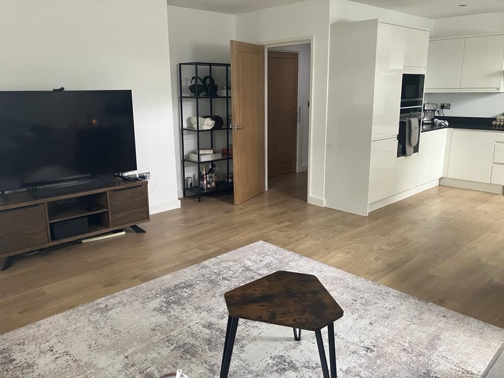 Apartment in Purley - View 3