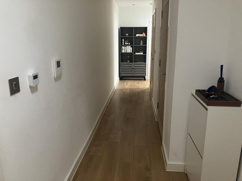 Apartment in Purley - View 5