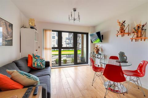 2 bedroom apartment for sale, Glenalmond Avenue, Cambridge CB2