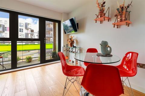 2 bedroom apartment for sale, Glenalmond Avenue, Cambridge CB2