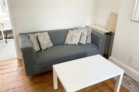 5 bedroom terraced house to rent, Thoday Street, Cambridge, CB1