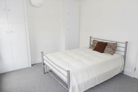 5 bedroom terraced house to rent, Thoday Street, Cambridge, CB1