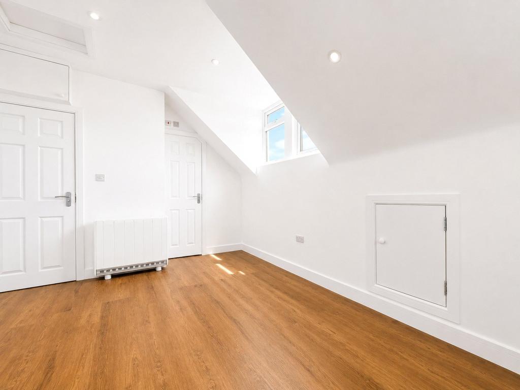 Apartment in London, Worton - View 2