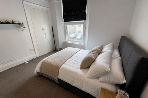 4 bedroom house share to rent, 17 Belgrave Road