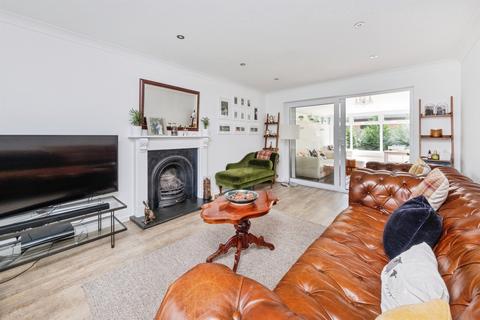 4 bedroom detached house for sale, Gascoigne Way, Bloxham, Banbury