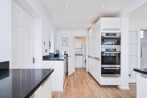 4 bedroom detached house for sale, Gascoigne Way, Bloxham, Banbury