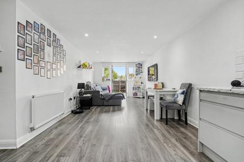 2 bedroom flat for sale, Foundry Gate, Waltham Cross