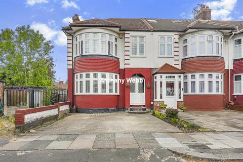3 bedroom end of terrace house for sale, Huxley Place, Palmers Green, N13