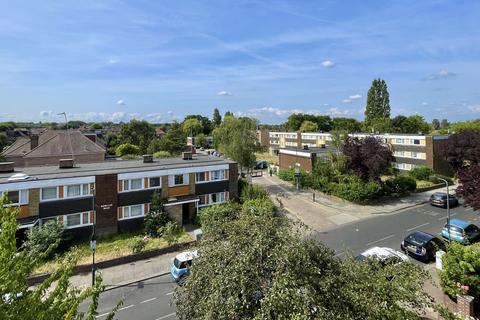 1 bedroom flat for sale, Oman Avenue, London NW2