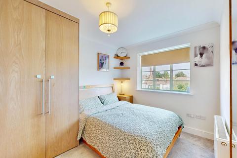 1 bedroom flat for sale, Oman Avenue, London NW2