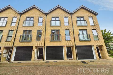 Daffodil Close, Mitcham Junction