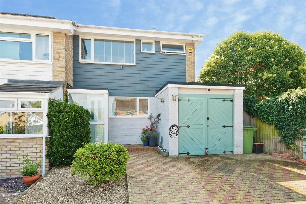 3 bedroom semi-detached house for sale in FAVERSHAM on OnTheMarket