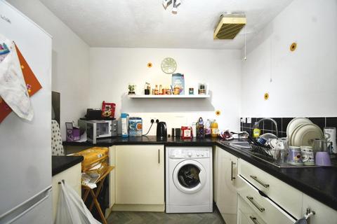 undefined, Mallyan Close, Hull