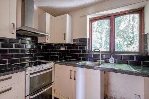 2 bedroom flat for sale, Sycamore Court, Sandcliff Road, Erith, Kent, DA8