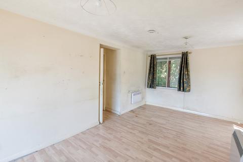 2 bedroom flat for sale, Sycamore Court, Sandcliff Road, Erith, Kent, DA8