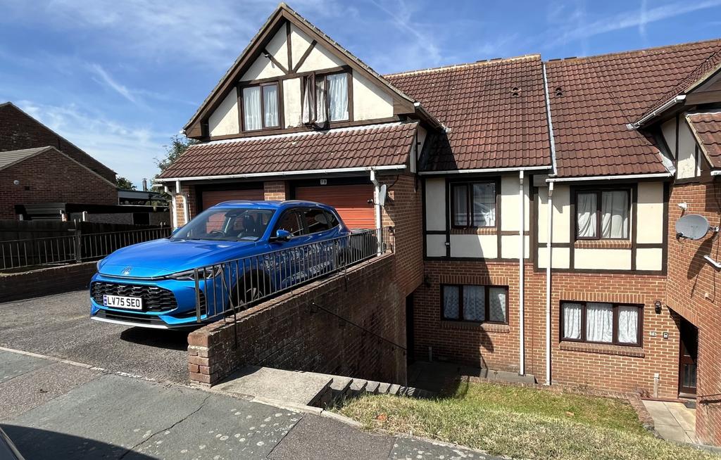 4 bedroom terraced house for sale in Bean on OnTheMarket