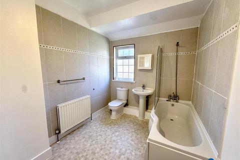 2 bedroom house to rent, Haldane Road, London