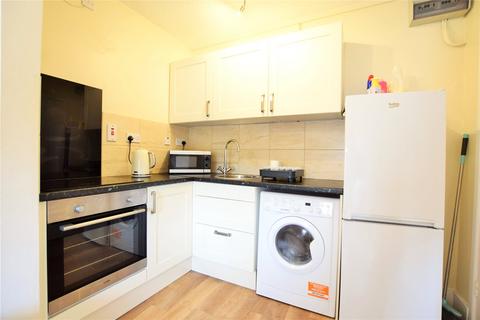 undefined, Basingstoke Road, Reading, Berkshire, RG2