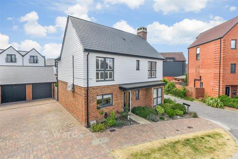 4 bedroom detached house for sale, Highwood Drive, Ashford TN23