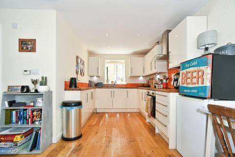 2 bedroom apartment for sale, Gilberts Lane, Highworth, Swindon