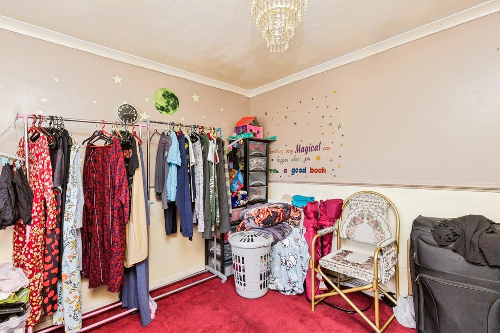 Walk-in wardrobe