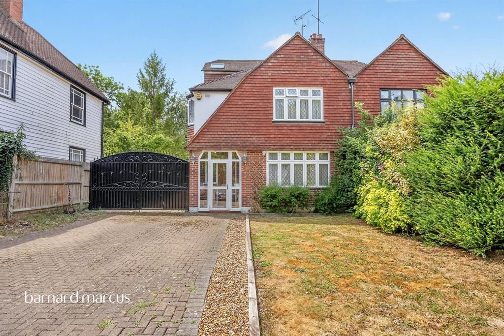 Detached house exterior, driveway, garden