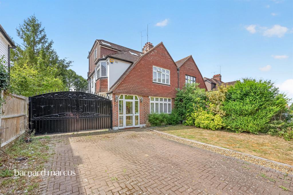 Detached house exterior, driveway, garden