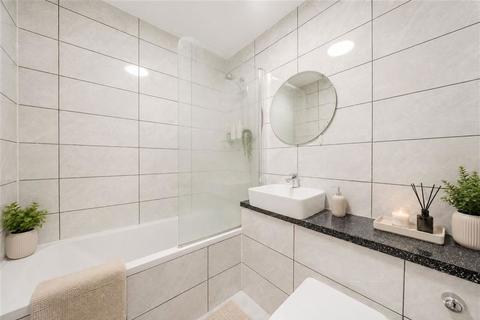 undefined, Upper Ground, London SE1
