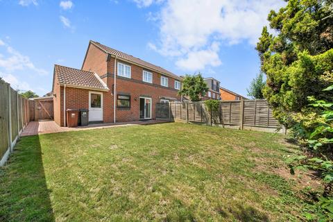 3 bedroom semi-detached house to rent, Wanderer Drive, Barking, IG11