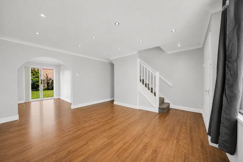 3 bedroom semi-detached house to rent, Wanderer Drive, Barking, IG11