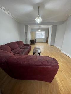 3 bedroom terraced house to rent, Northbrook Road, Ilford IG1
