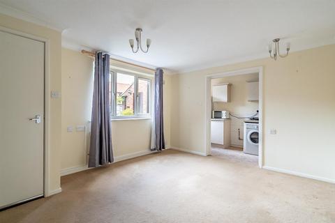 2 bedroom retirement property for sale, Heslington Court, Heslington, York, YO10 5EX