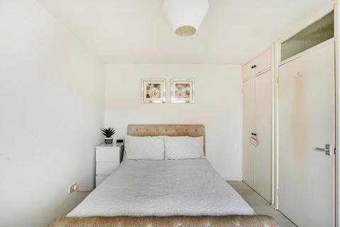 undefined, Firs Close, Mitcham CR4