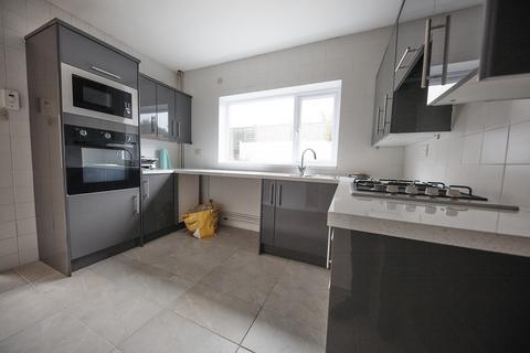 4 bedroom detached house to rent, Swansea SA3