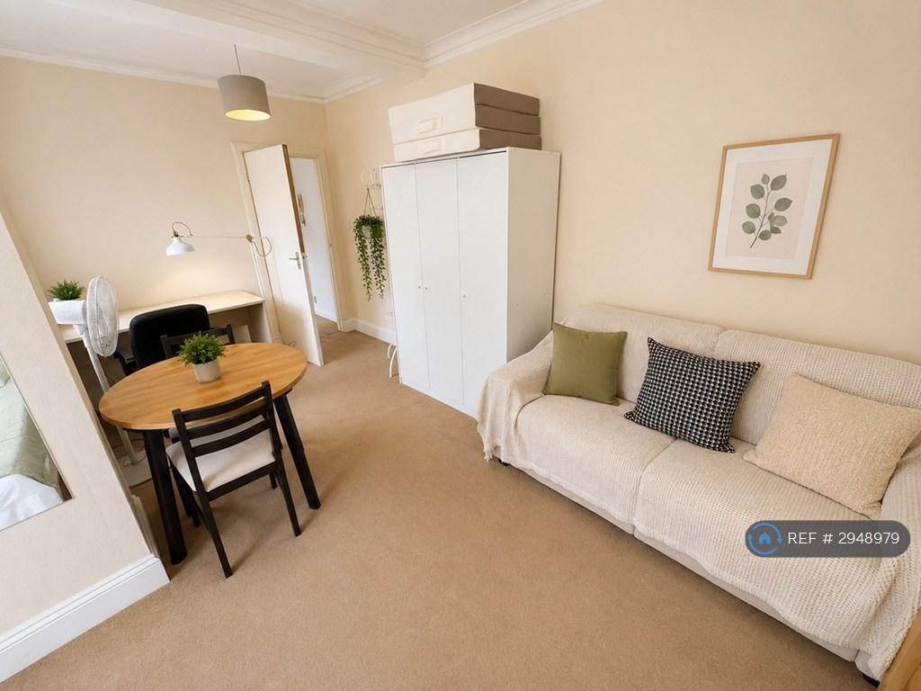 Apartment in London - View 2