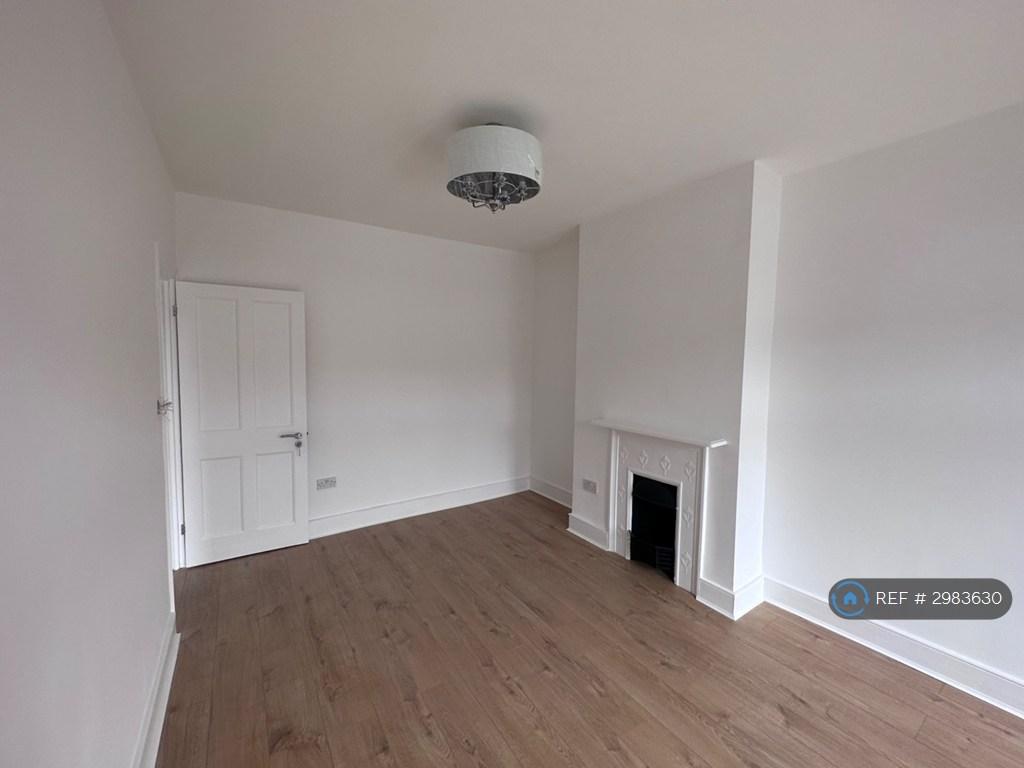 House in Ilford - More
